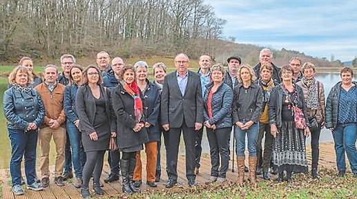 Der neue Bürgermeister Jean-Marie Courtin (Mitte) und sein Team